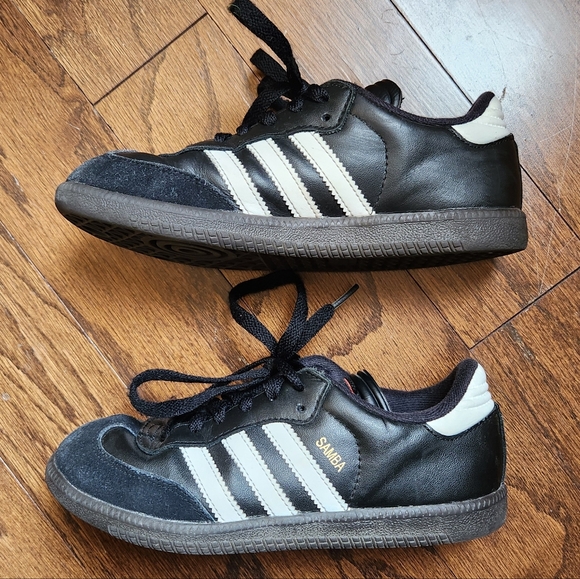 Adidas Black Kids Samba Indoor Soccer Shoes Size 2 - Picture 8 of 11